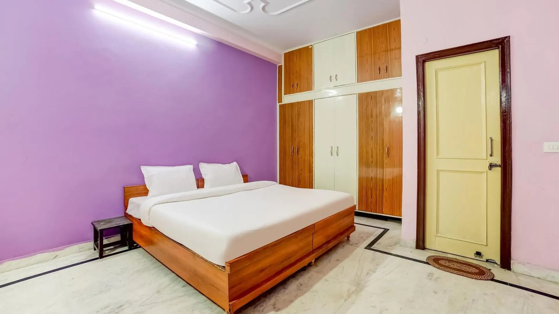 Hotel O Royal Homes Inn Γκουργκάον 0*,  Ινδία