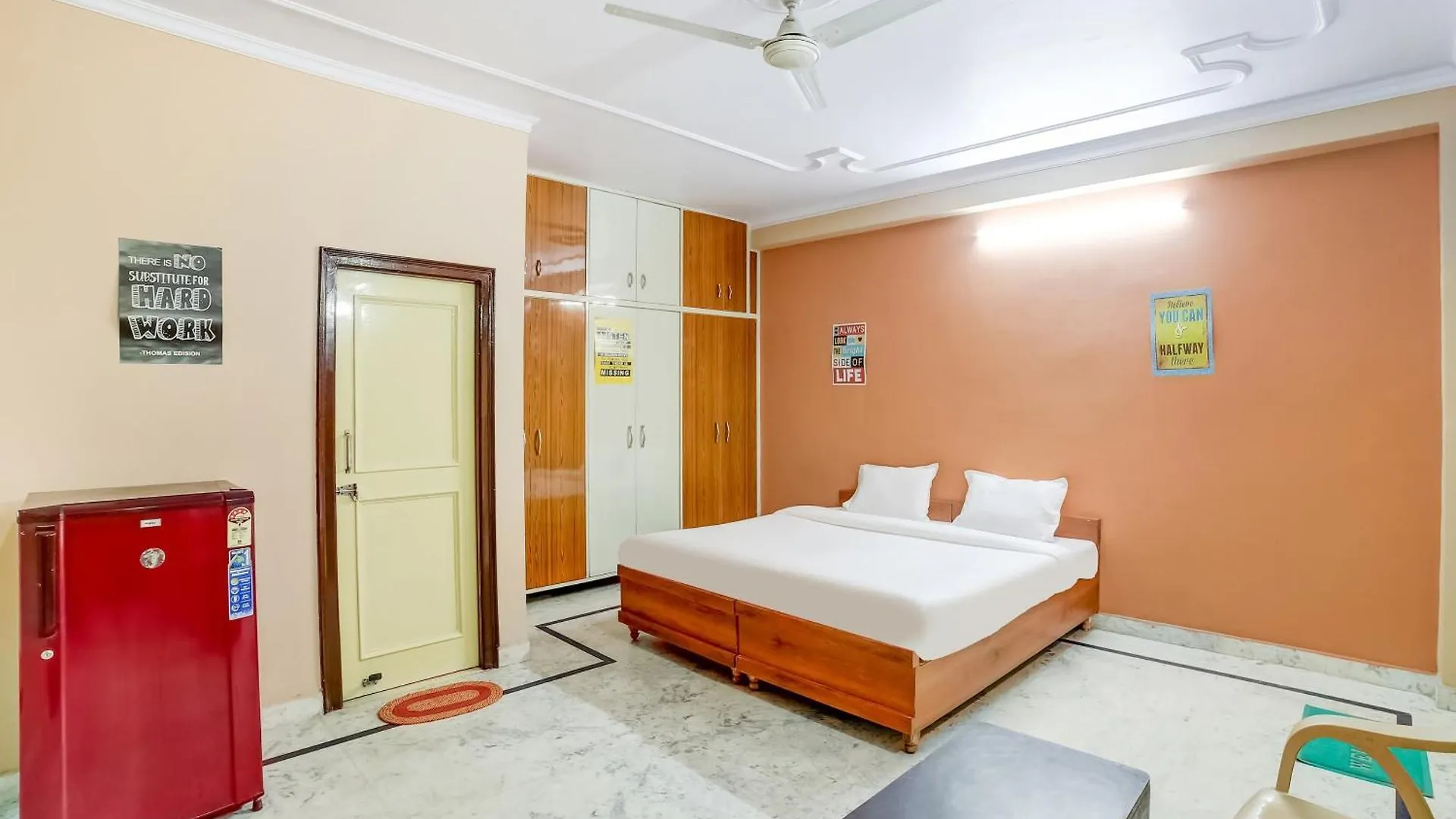 Hotel O Royal Homes Inn Γκουργκάον 0*,